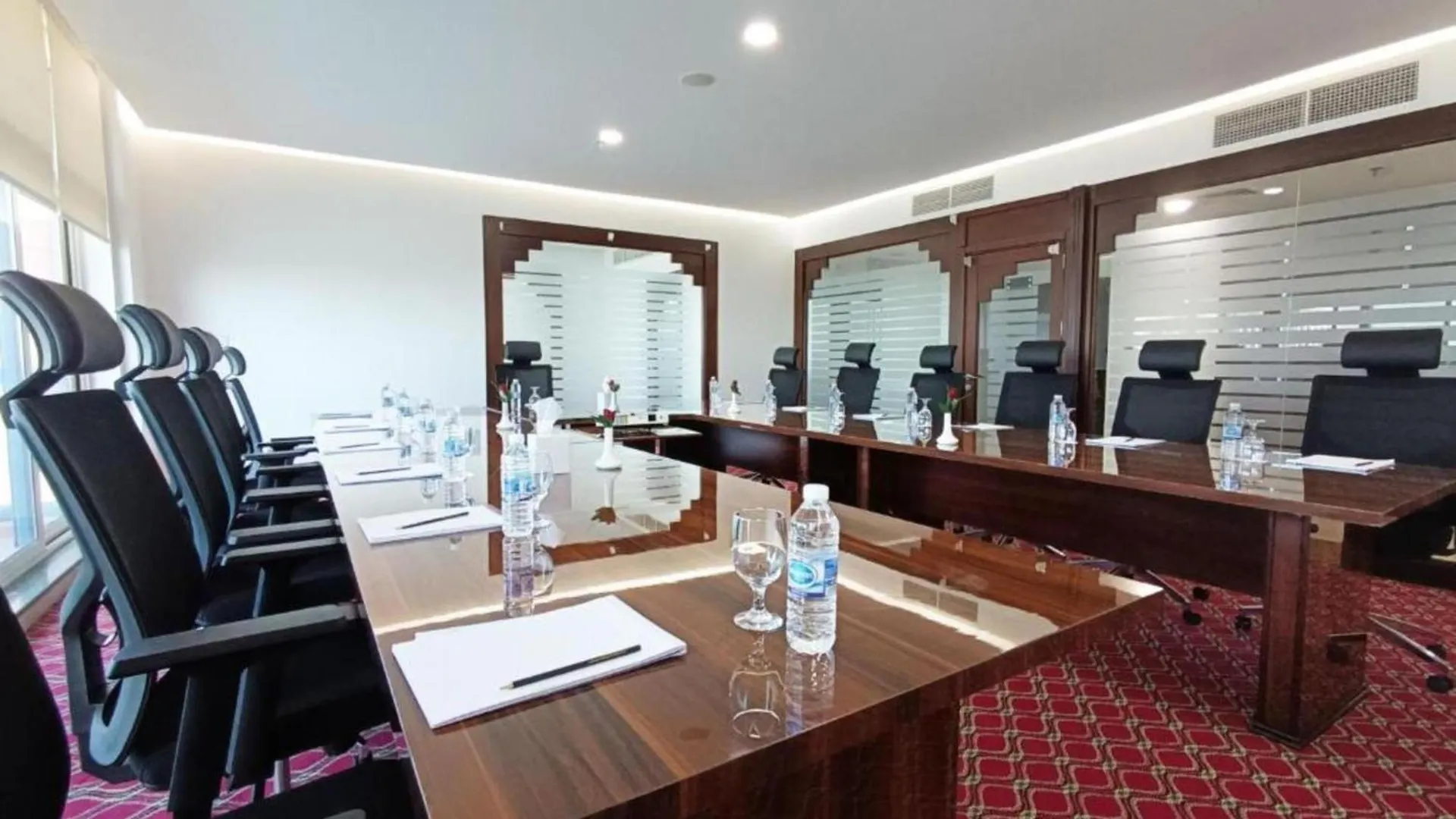 Emirates Grand Residences Dubai Hotel