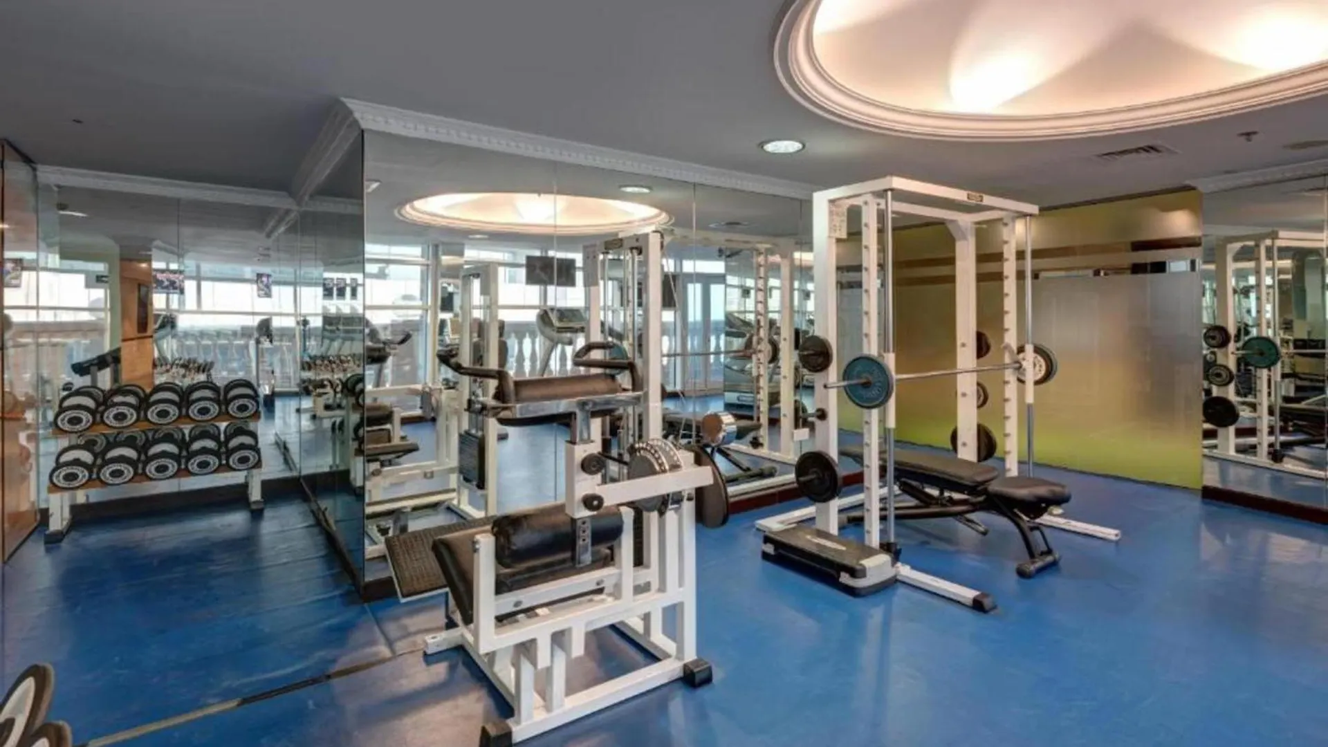 Emirates Grand Residences Dubai 4*,
