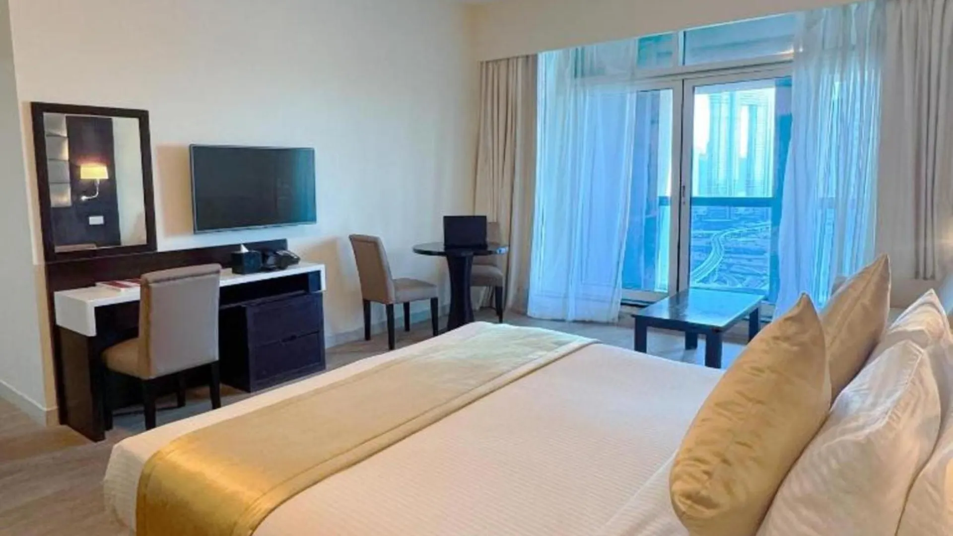 Emirates Grand Residences Dubai Hotel